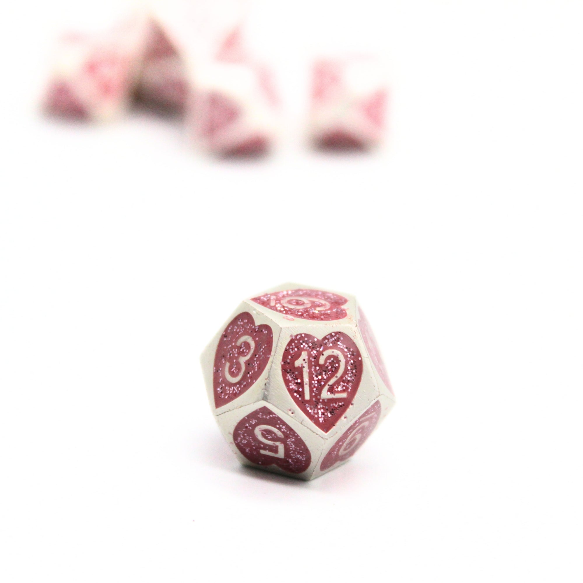 Pink Sparkle Hearts Metal Dice (7pcs Set)